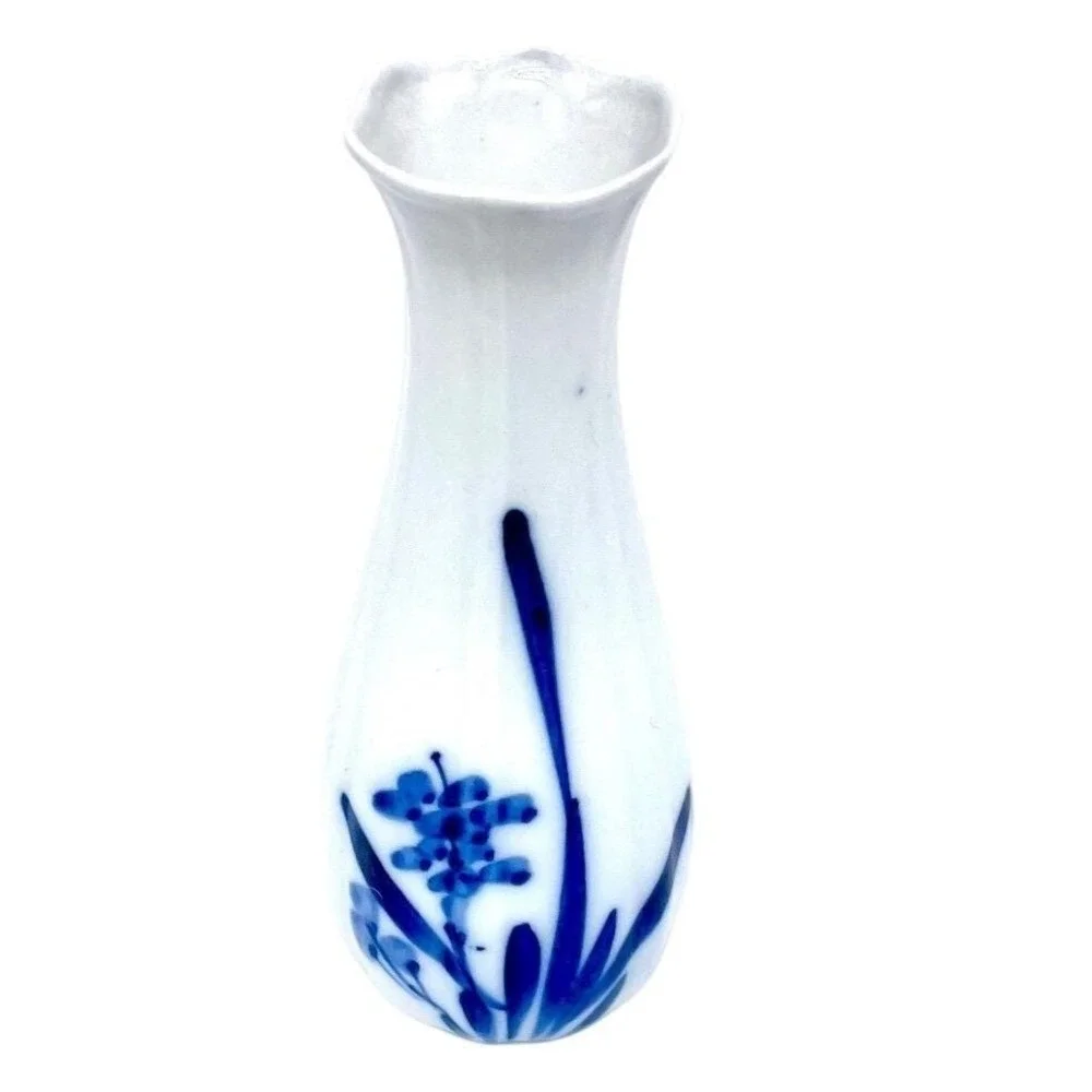 Vintage Blue & White Porcelain Bud‎ Vases – Hand Painted Floral – Made in China